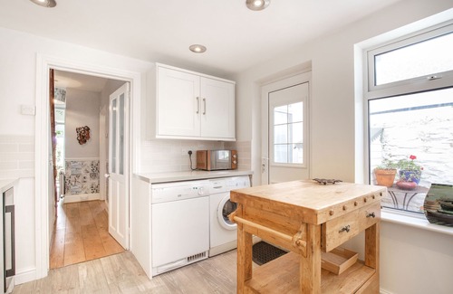 West Looe Cabaña | DOWNLEA, admite mascotas, casa de vacaciones con carácter en Looe, Ref 988129