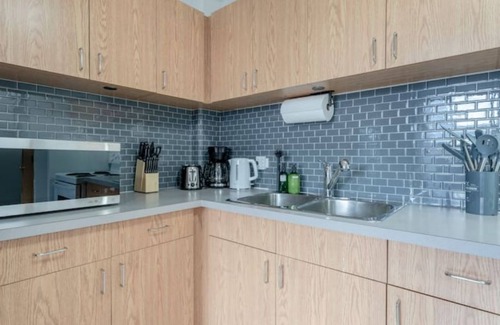 Crescent Heights Apartamento | Downtown 1BD Condo with free parking
