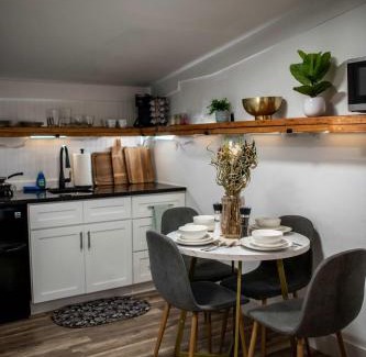 Tampa Heights Apartamento | Downtown 1BR Cottage for 4 - Renovated