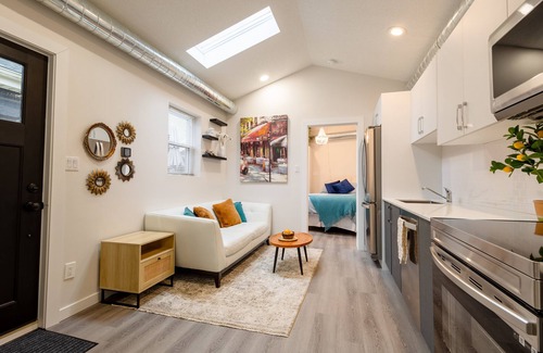 Downtown London Apartamento | Downtown 2 bedroom near Victoria park in the Middle of Entertainment District