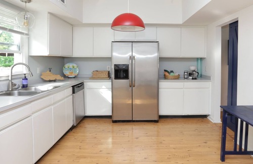 North Upper Street Casa | Downtown- 3 Bedroom 3bath townhouse-Walk to Restaurants, Markets, Parks & Rupp.