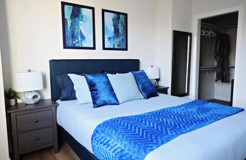 North Central Edmonton Casa | Downtown 3 Queen Beds,Double Garage,Disney+
