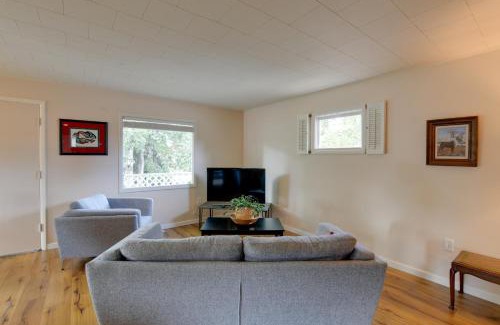 Downtown Anchorage Casa | Downtown Anchorage Vacation Rental with Garden Views