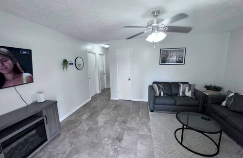 Pooler Apartamento | Downtown and Near, I-95. Pets are allowed