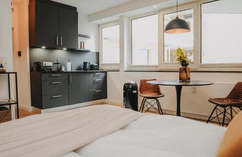 Bahnhofsviertel Apartamento | DOWNTOWN Apartment mit Luxusbad am Hafen nur 5 Minuten zu Fuß in die Innenstadt und zum Bahnhof!