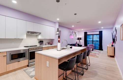 Eighth Avenue Apartamento | Downtown Apt-A Swift Walk to Broadway!