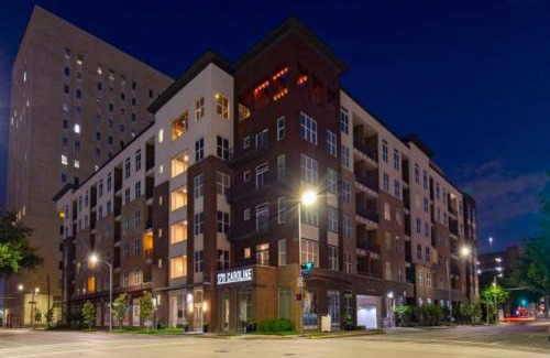 The Woodlands Apartamento | Downtown Apt FREE Parking - Fully Kitchen - FREE Laundry