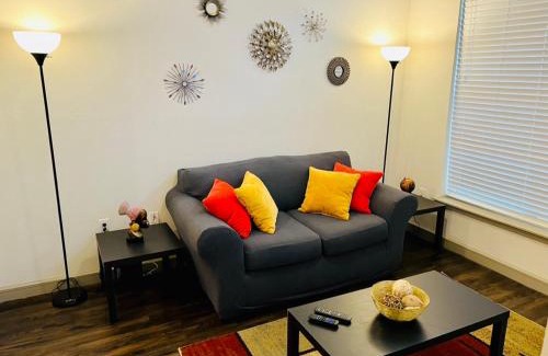 The Woodlands Apartamento | Downtown Apt FREE Parking - Fully Kitchen - FREE Laundry