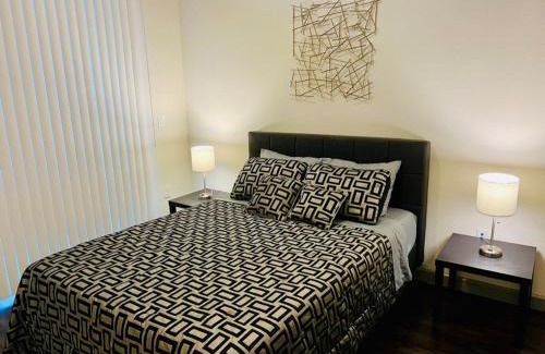 The Woodlands Apartamento | Downtown Apt FREE Parking - Fully Kitchen - FREE Laundry