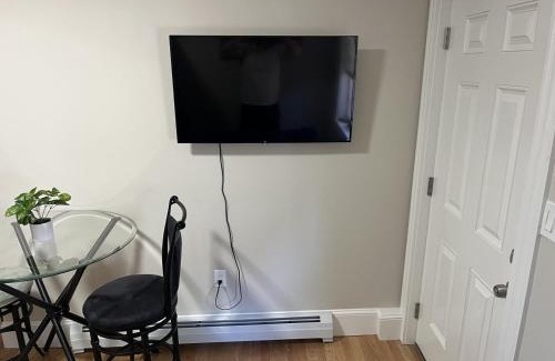 Beverly Apartamento | Downtown Apt King Beds Mins to Salem