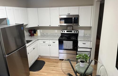 Beverly Apartamento | Downtown Apt King Beds Mins to Salem