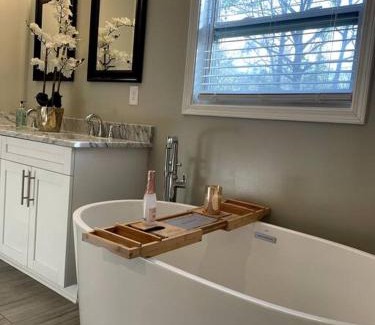 Atlanta Casa | Downtown ATL (Great for Long Stays) Garden Home