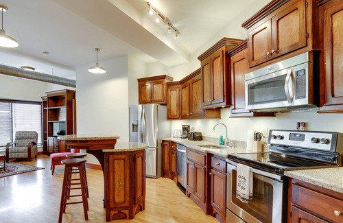 Auburn Apartamento | Downtown Auburn Vacation Rental: Central Location!