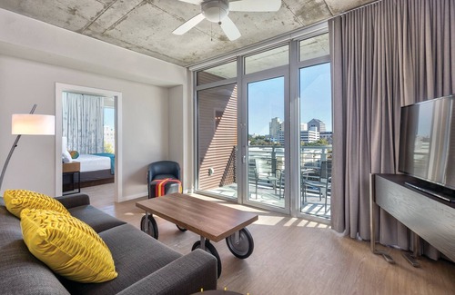 West End Complejo | CENTRO Austin con ROOFTOP, piscina y área de barbacoa, pozo de fuego, incluso un gimnasio: lo tenemos todo