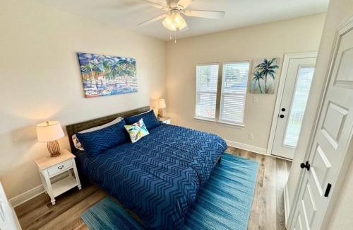 Downtown Casa | Downtown, Bay Views, Fish Market, and Blue Angels!
