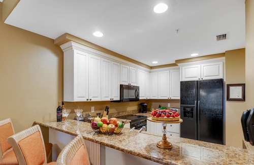 Redevelopment Area Condominio | Downtown Bellasera Resort Condo with On-Site Restaurant, Pool & Private Patio