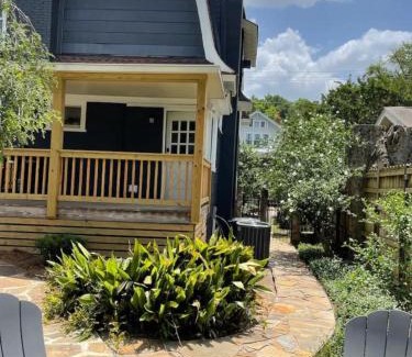 Five Points South Casa | Downtown Birmingham Modern 2-Bedroom Gem