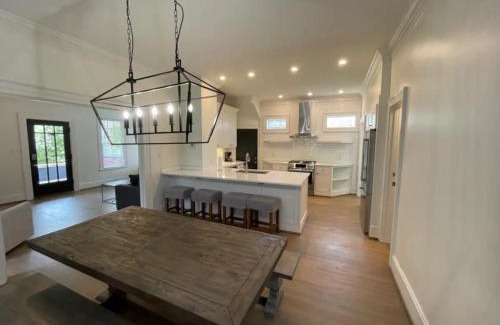 Five Points South Casa | Downtown Birmingham Modern 2-Bedroom Gem