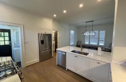 Five Points South Casa | Downtown Birmingham Modern 2-Bedroom Gem