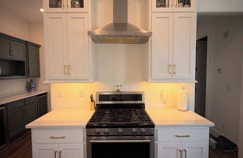 Bardstown Casa | Downtown Bourbon Black Swan House