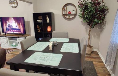 Noblesville Casa | Downtown Charm Two Bedroom Home