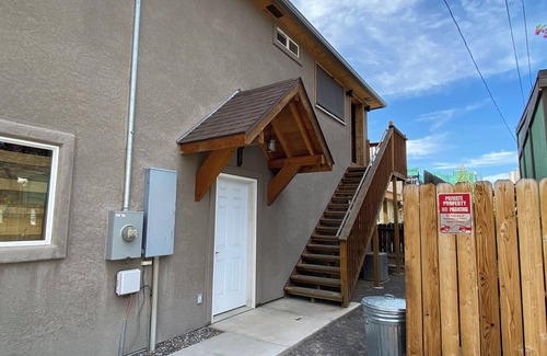 Grand Junction Apartamento | Downtown! Charming 2-bedroom apartment in wonderful Grand Junction with WiFi, AC