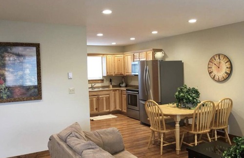 Cody Casa | Downtown Cody!!! Bobbi's Bunkhouse B