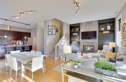 Southeast Omaha Condominio | Downtown Condo w/ Rooftop Patio & City Views!