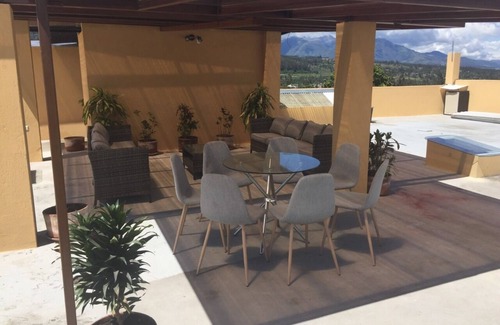 Cotacachi Condominio | Condominio en el centro con terraza en la azotea - 'Casa Marano' - "The Ecuadorian" (3)