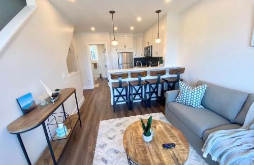 Traverse City Casa | Downtown Condo with roof patio