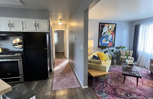 Downtown Anchorage Casa | Inicio tranquila en el corazón del centro de Anchorage 2BR y un nuevo lujo 1BR suite!