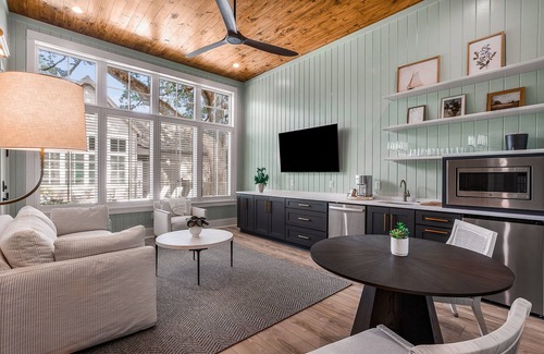Fairhope Cabaña | Downtown Cottage Hideaway Suite C