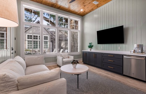 Fairhope Cabaña | Downtown Cottage Hideaway Suite E