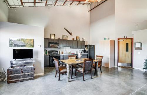 Del Norte Apartamento | Downtown Del Norte Apartment Ski, Hike and Shop!