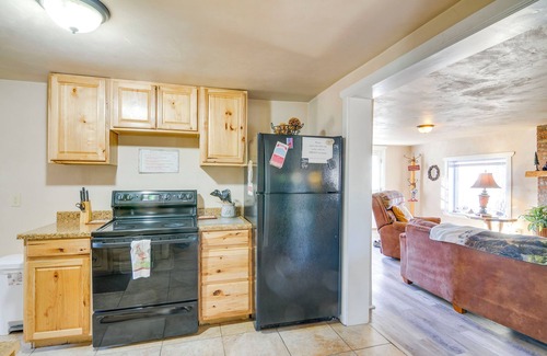 Del Norte Casa | Downtown Del Norte Home Near Hiking & Fishing!