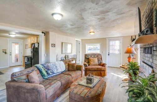 Del Norte Casa | Downtown Del Norte Home Near Hiking and Fishing!