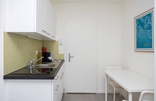 Sihlfeld Apartamento | Downtown Deluxe Studio with Queen Bed(BE-25)