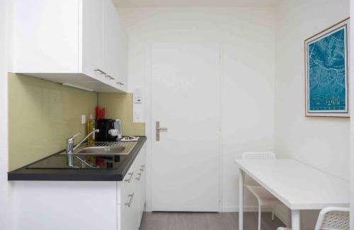 Sihlfeld Apartamento | Downtown Deluxe Studio with Queen Bed BE-35