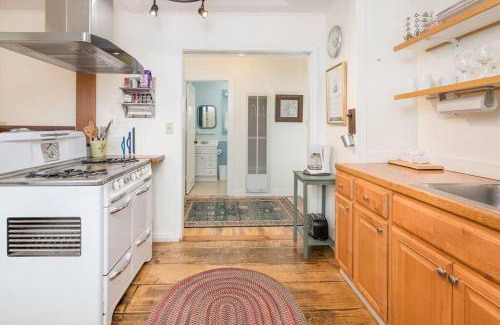 Arcata Apartamento | Downtown Digs-Sauna, Hot Tub, Bikes - Fun Times!