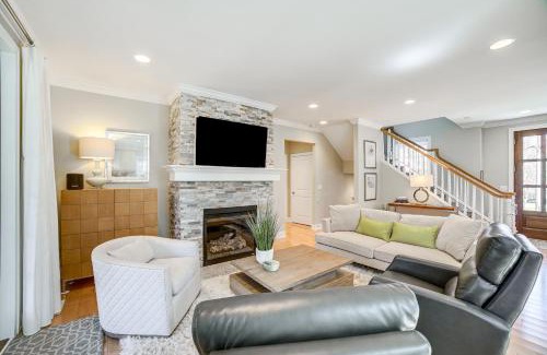 Douglas Casa | Downtown Douglas Home with Kayaks Near Oval Beach