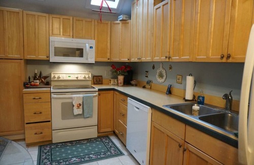Doylestown Casa | Downtown Doylestown - walking distance to