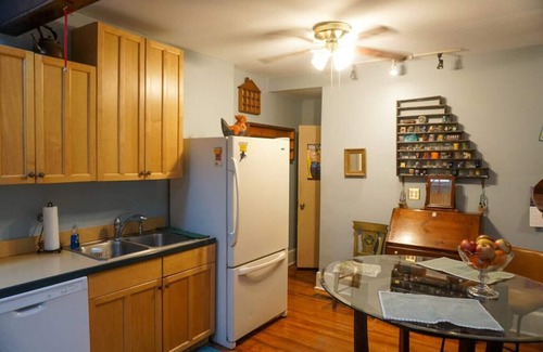 Doylestown Casa | Downtown Doylestown - walking distance to