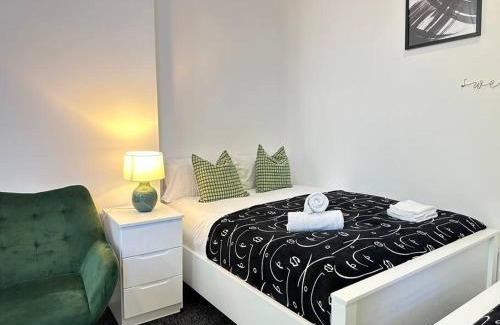 Dudley Apartamento | Downtown Dudley Chic - Near Top Sights