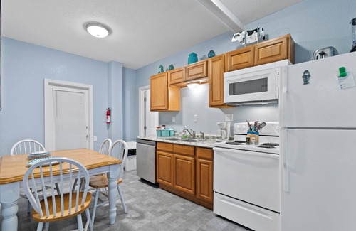Downtown Dunedin Cabaña | Downtown Dunedin Main Street Retreat