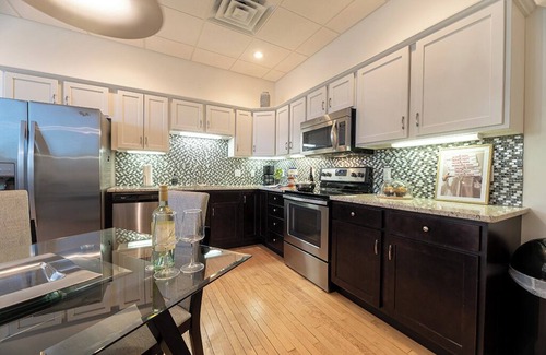 Saint Joseph Condominio | Downtown Duo | Wineries | Rooftop Deck | 2 Condos