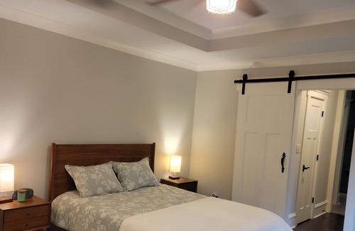 East Durham Casa | Downtown Durham- Bedroom suite