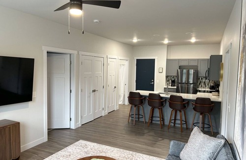 Downtown Eau Claire Apartamento | Downtown EC 2bdrm w/parking