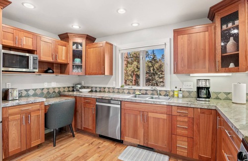 Kerr Gulch Casa | Downtown Evergreen & 10miles to Red Rocks Amphitheatre equipped for long stays