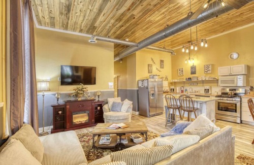 Whitewood Casa | Downtown Experience Rich in History & Charm! Centrally Located in Black Hills