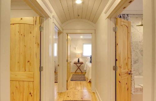Fairhope Casa | Downtown Fairhope Cottage